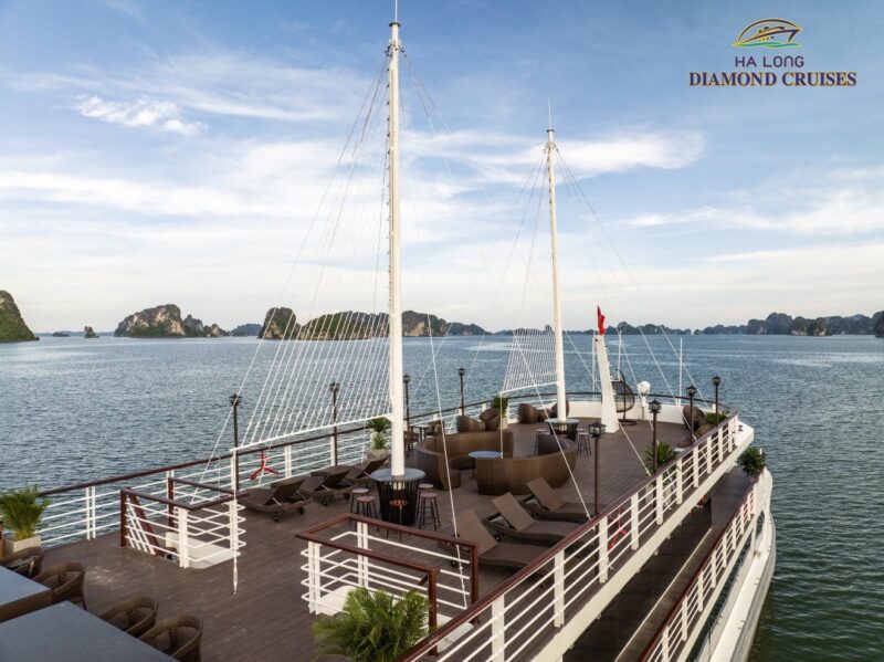 Du thuyền bữa tối Hạ Long Diamond Cruise