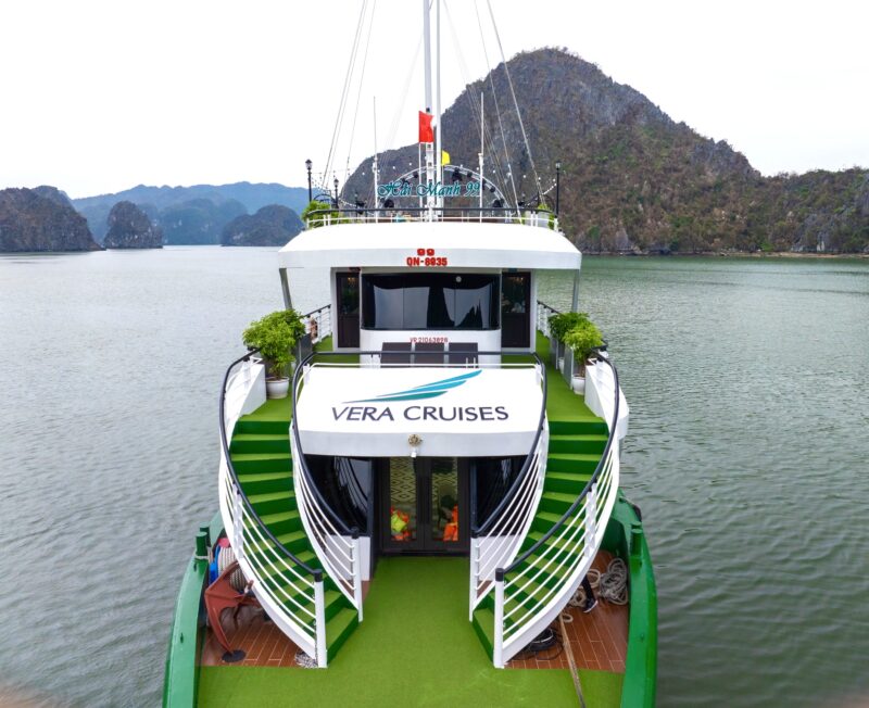 Du thuyền Vera Cruises Hạ Long