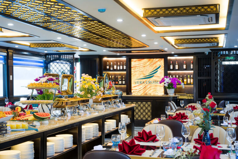 Du thuyền Vera Cruises Hạ Long