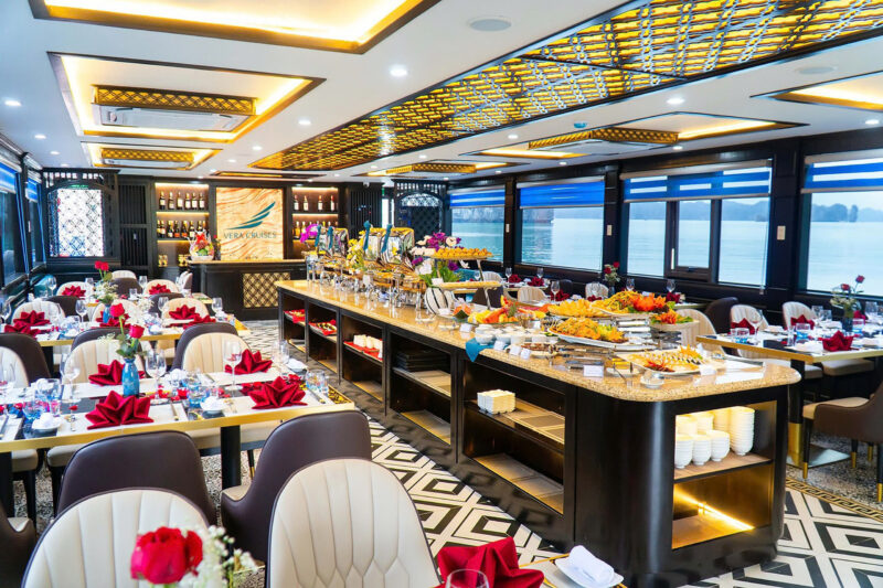 Du thuyền Vera Cruises Hạ Long